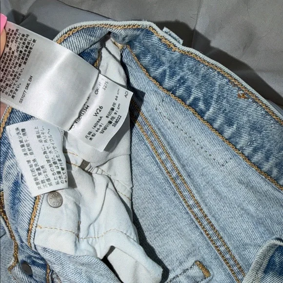 Levi Distressed Light Blue Denim Women’s Shorts - Picture 3 of 3